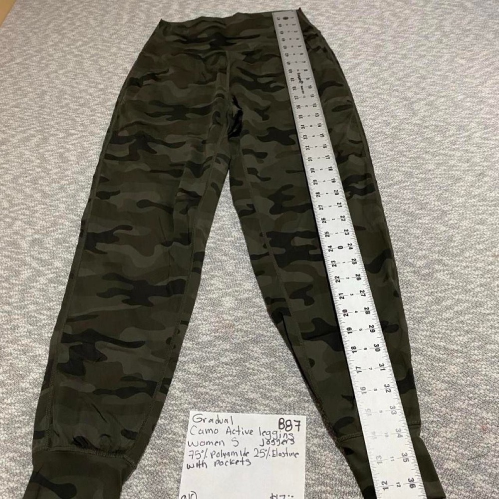 Gradual Camo Active Joggers Women Small with pockets. SKU-B87
